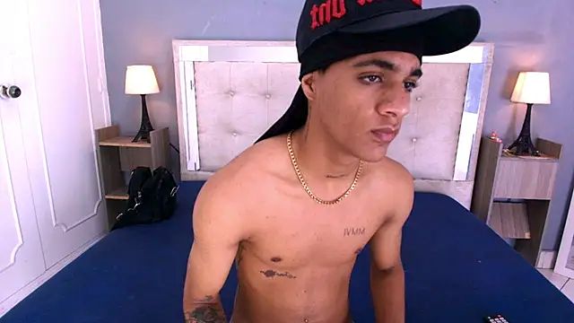 _Thiago12 Live XXX-Chat