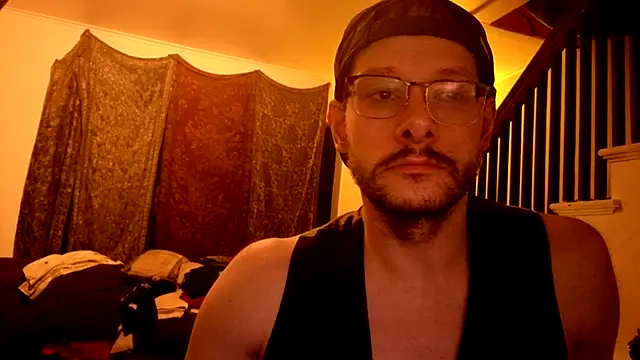 MasterDaddyCool élő XXX-chatje