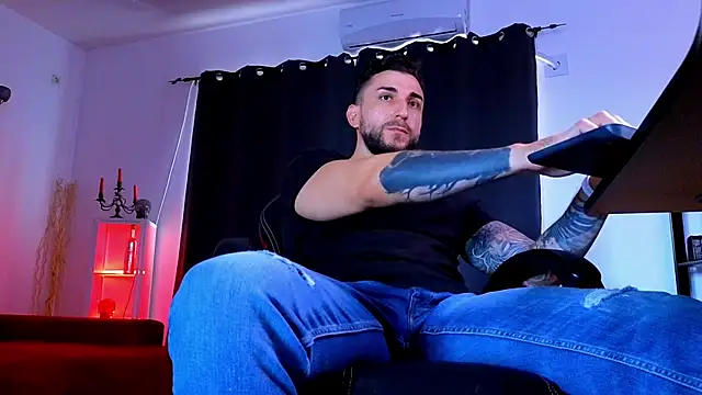 MightyAaron66 – Naživo XXX chat
