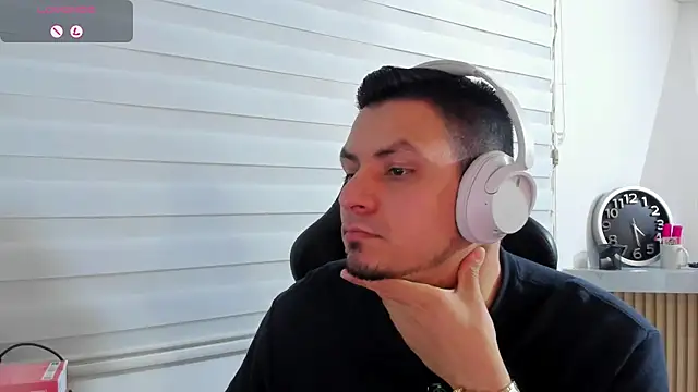 Rick_Adams – Naživo XXX chat