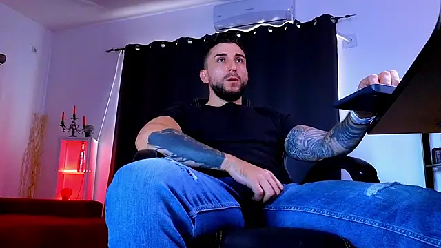 Chat XXX ao vivo de MightyAaron66