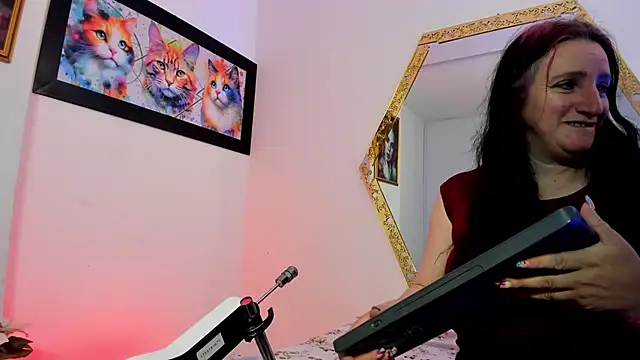 CloeMature's Live XXX Chat