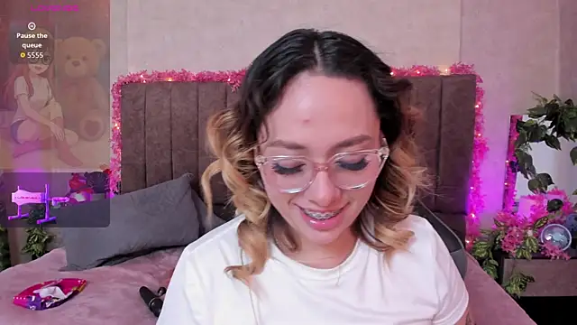 צ'אט XXX בשידור חי של LanaMills_