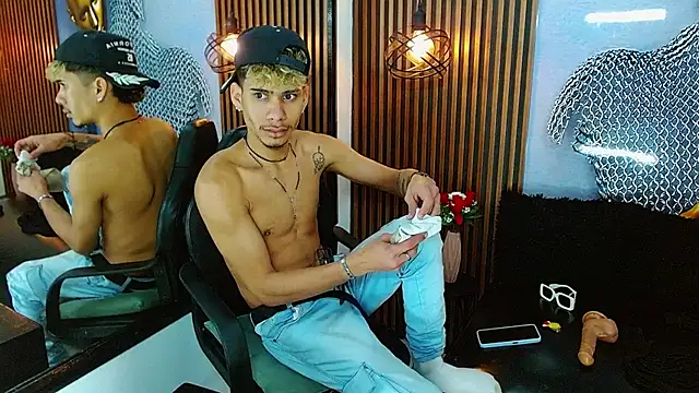 Skinny_cute_Alyer 라이브 XXX 채팅