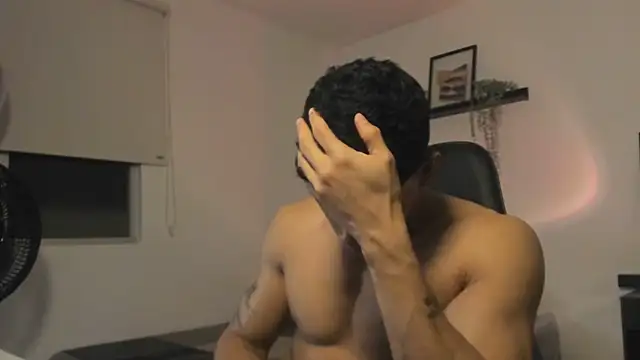 XXX chat uživo modela Massimo_Rinaldi