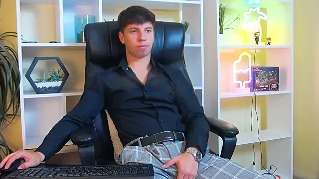 Show modela ThomasEdisonn na web-kameri