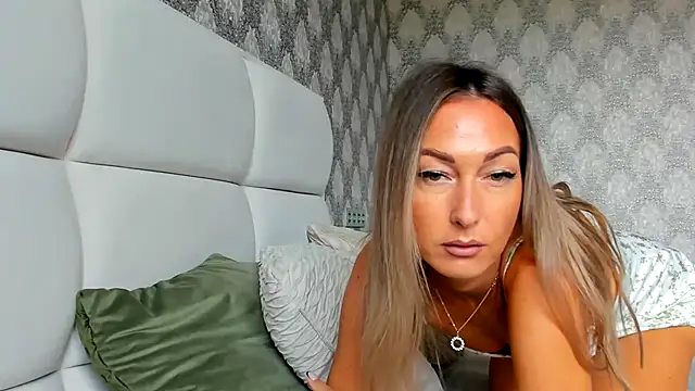 צ'אט XXX בשידור חי של StarryHanna