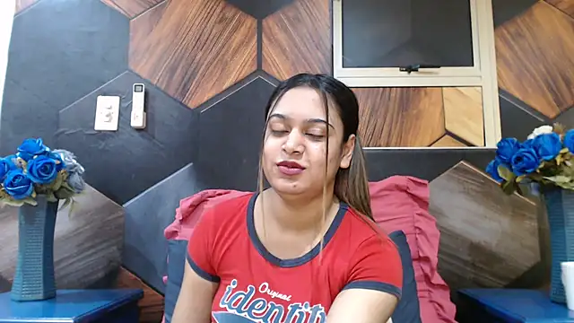 indianclassic18's Live XXX Chat