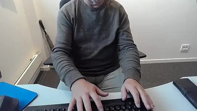 Buggemann live XXX chat