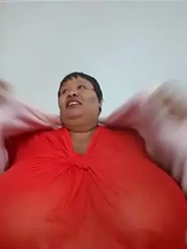 nancy111 élő XXX-chatje
