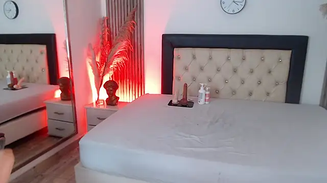 צ'אט XXX בשידור חי של Sia_Foxx01