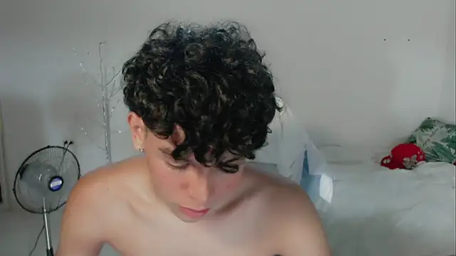Chat XXX en directo de FUNNY_DICK_