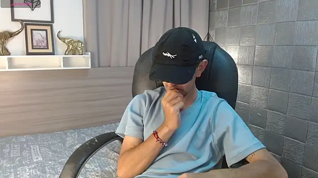 MykeCastle Chat XXX live