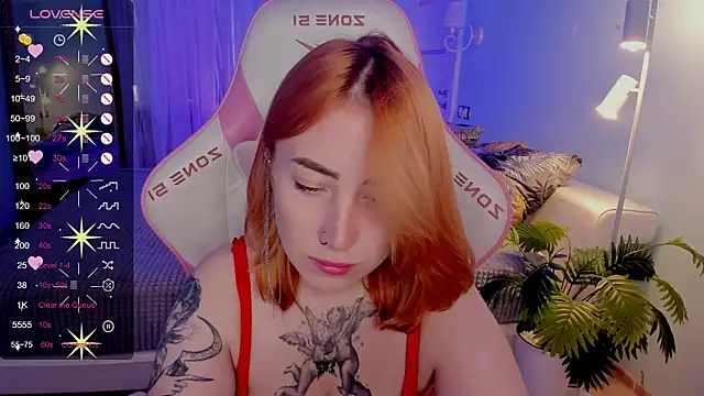 XXX chat uživo modela deboramoore