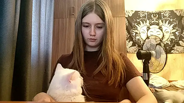DanicaMazon 即時 XXX 聊  天