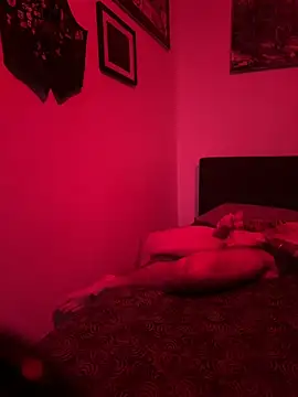 ArtlessAldehyde: вебкам-шоу