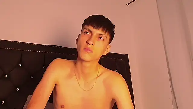 LeoDrake_ Live XXX Chat