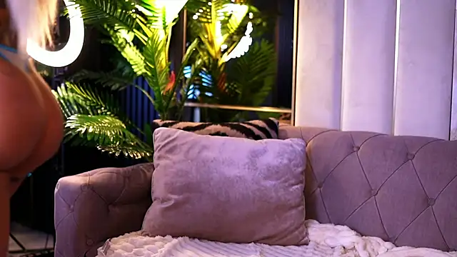 BlancheLuxe Chat XXX live