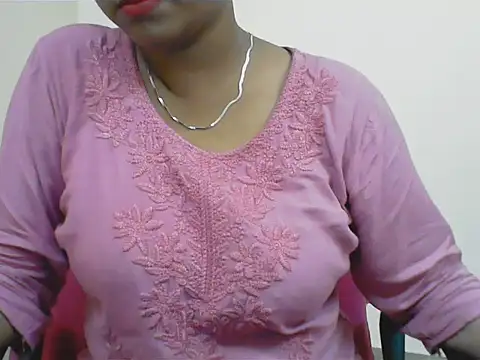 LovingPihu's Live XXX Chat