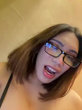XXX chat uživo modela SideChick_Bunny