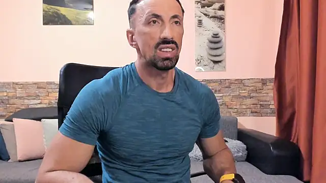 HotHunkTrainer Live XXX-Chat