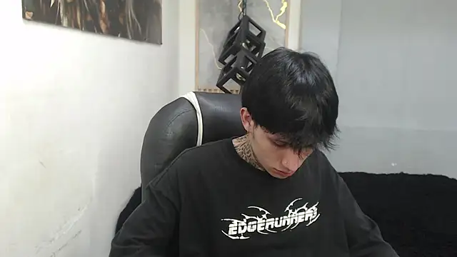 Chat XXX Live Cry_thereal