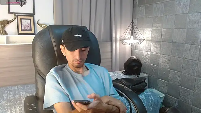 MykeCastle Live XXX Chat
