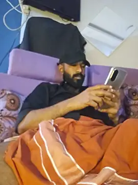 Mallukiran Chat XXX in diretta