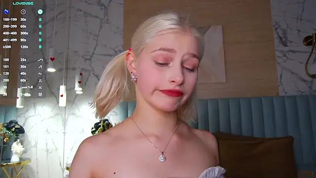 SandyShayes live XXX chat