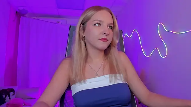 ViolaMore live XXX chat