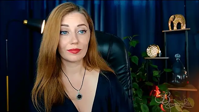 MissBeverlyMills' Live XXX Chat
