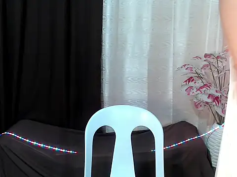 urasiankylie's Live XXX Chat