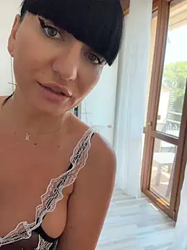 XXX chat uživo modela MysticCleo