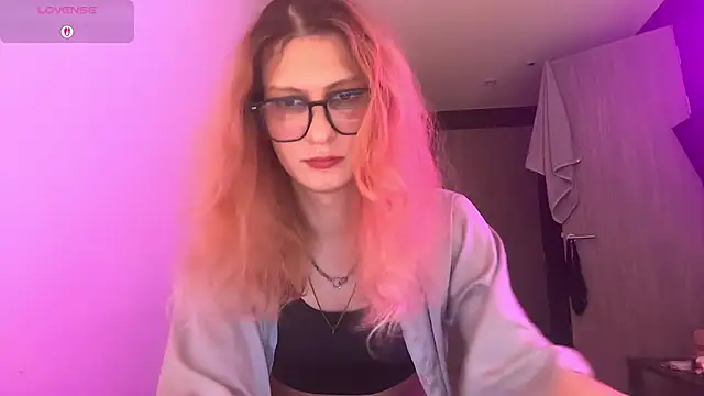 Chat +18 de AlicePinkhead ao vivo