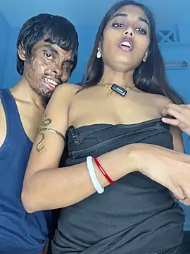 Sweet-priyaa লাইভ XXX চ্যাট