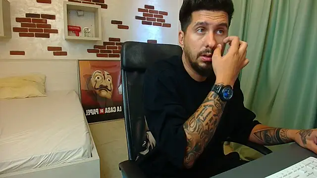 دردشة LoganStroud الجنسية المباشرة
