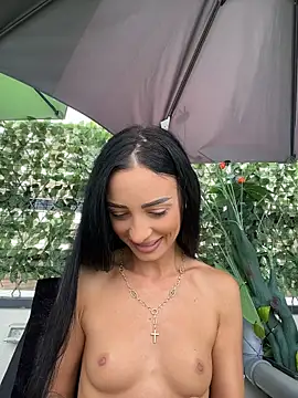 FeetVibe XXX чат на живо