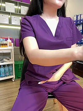 secretly_masturbating Adlı Modelin Canlı XXX Sohbeti