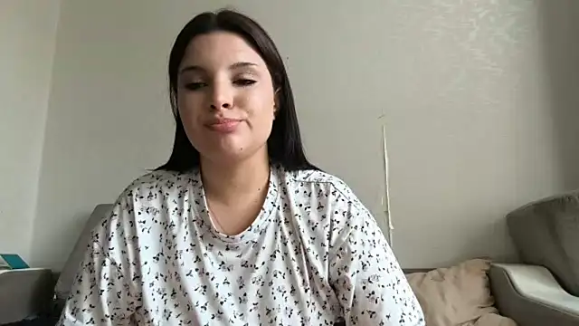 دردشة MadalineGrand الجنسية المباشرة