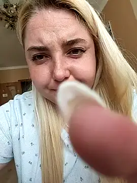 GreenOwll's Live XXX Chat