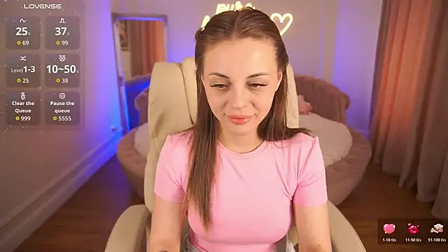 LexxxyJoy Adlı Modelin Canlı XXX Sohbeti