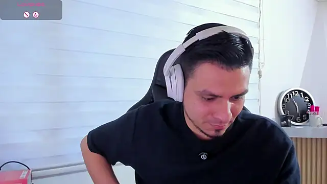 Онлайн чат XXX Rick_Adams