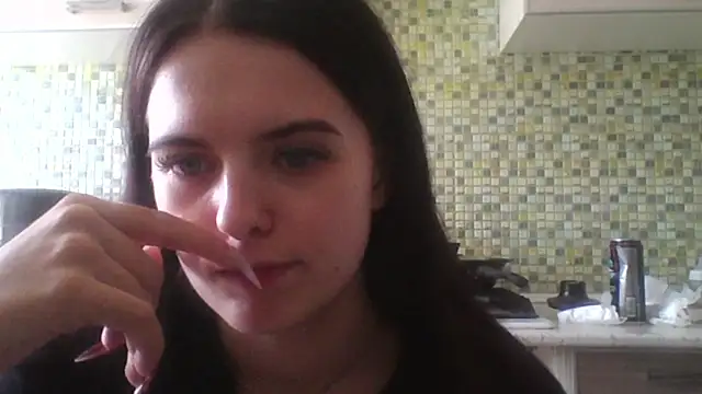 צ'אט XXX בשידור חי של KikiAmino