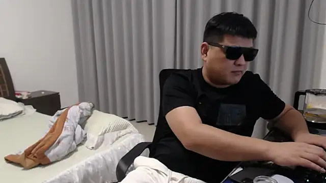 zhang1118 라이브 XXX 채팅