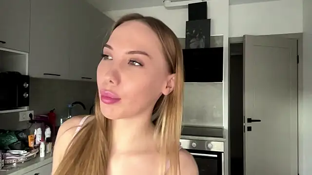 KarinaVarrato XXX чат на живо