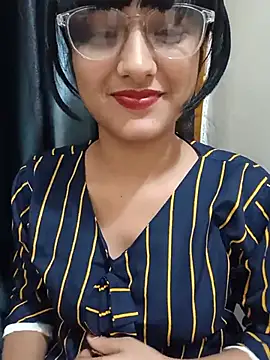 Aalia-Bhatt Adlı Modelin Canlı XXX Sohbeti