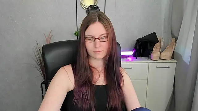 emmaxDelight Adlı Modelin Canlı XXX Sohbeti
