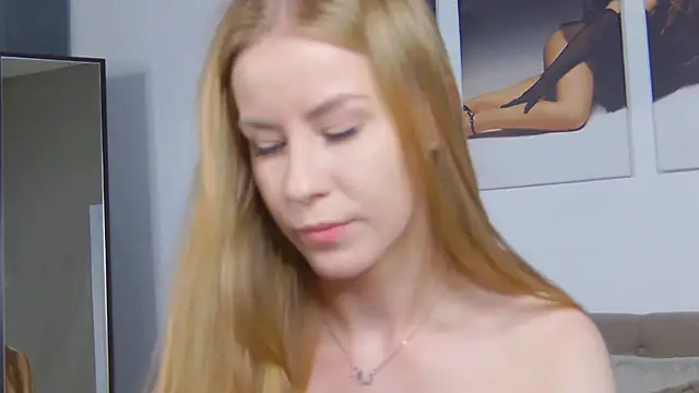 VioletiSwone's Live XXX Chat