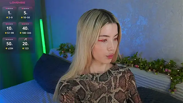 LindaThackerr XXX чат на живо