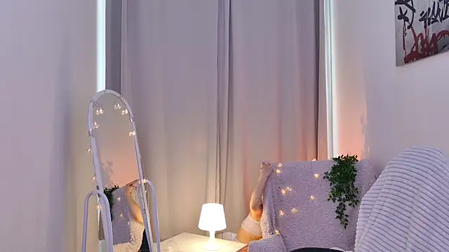 Chat +18 de MilanaRayy ao vivo